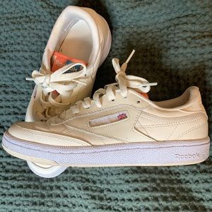Reebok off White 95 Club C Sneakers